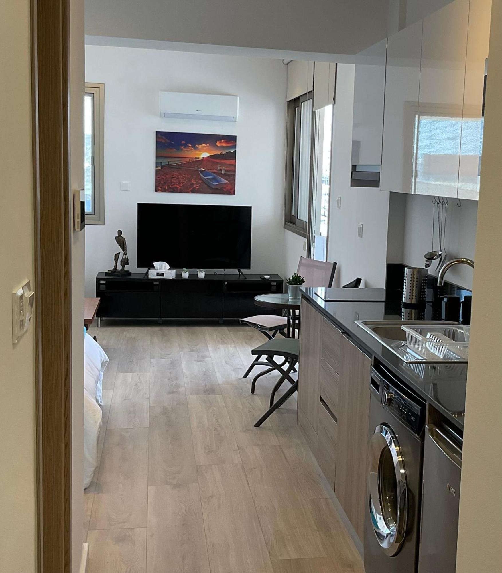 Le Voyageur Apartment Larnaca Exterior photo